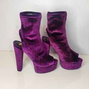 Purple suede heel